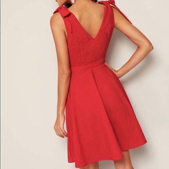 ✨HP✨Tie Strap Plunging Button Up Skater Dress✨ - Picture 4 of 6